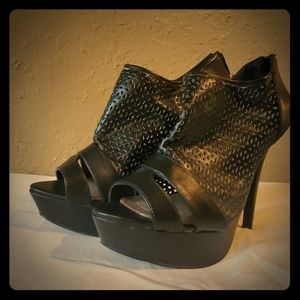 Size 10 ladies STILETTO bootie